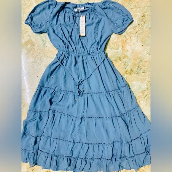 Forever New Sophie Petite Tiered Midi Dress - Picture 6 of 8